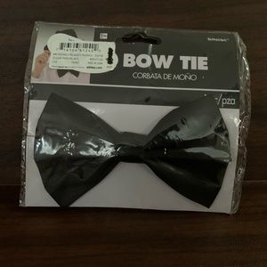 Bow tie